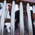 参観,懇談,スリッパ,靴入れ,スーパーの袋,悩み