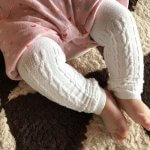 赤ちゃんが足をこすりあわせる理由