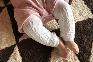 赤ちゃんが足をこすりあわせる理由