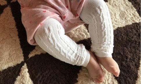 赤ちゃんが足をこすりあわせる理由