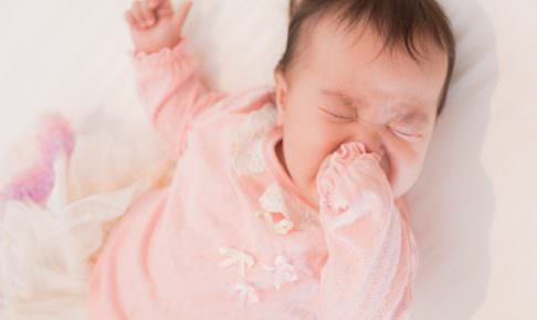 赤ちゃんの夜泣き！フォローアップミルクで良くなる？実際試してみました