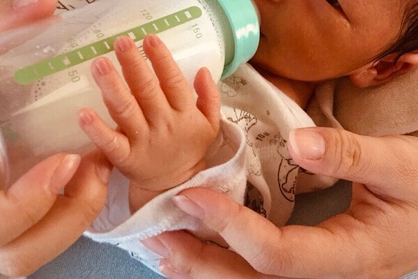 赤ちゃんの授乳と卒乳