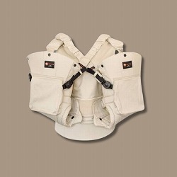 双子用の抱っこ紐を試着比較できる店舗、ルカコストア 東京 下北沢 完全予約制