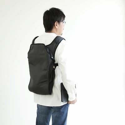 アンドロソフィー(ANDROSOPHY)土屋鞄出身の職人とパパが創った日本製のシンプルでおしゃれな抱っこ紐！使わない時はおしゃれなリュックやバックパック風に背負える、パパのスーツや普段着カジュアルコーデにあうパパかっこいい、子どもや妻、ママにモテる男の抱っこ紐ベビーキャリア。