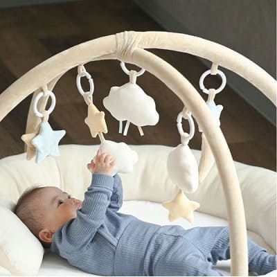 【ベビージム プレイジムマット】【プレミアム厚手ふわふわ】【コットンキャンディ】赤ちゃん(新生児0歳)から長く使える!折りたたみ収納ケース付きプレイマットと取り外せるおしゃれな知育おもちゃ。 寝返り腹ばい安心クッション！