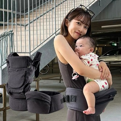 マールマールコラボ(MATO)│BABY&Me Beren(ベビーアンドミー ベーレン)抱っこひもヒップシート【ファーストセット エクルベージュ】│新生児から4歳頃20kgまで使えるメッシュでスタイリッシュな抱っこ紐とヒップシートの全部セット。
生まれてすぐから片手が使えて腱鞘炎予防に。新生児抱っこから対面抱っこ、前向き抱っこにおんぶまでオールマイティ。
