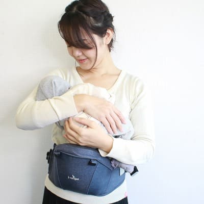 ドクターダイヤルの新生児の首すわり前の横抱き抱っこ補助