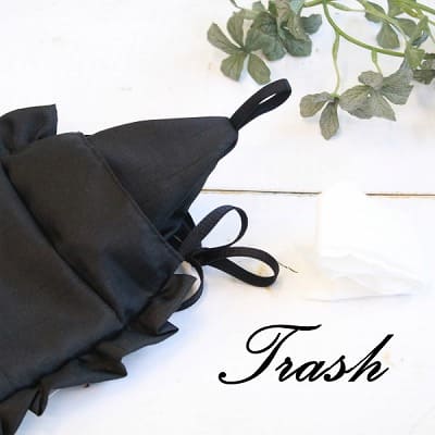 サモエ(SAMOE)フリル付きエチケットポーチ ブラック(ティッシュケース・さっと捨てれるごみ入れ・小物入れ）撥水加工洗濯可