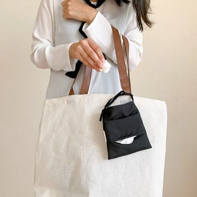 サモエ(SAMOE)フリル付きエチケットポーチ ブラック(ティッシュケース・さっと捨てれるごみ入れ・小物入れ）撥水加工洗濯可