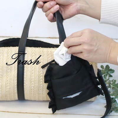 サモエ(SAMOE)フリル付きエチケットポーチ ブラック(ティッシュケース・さっと捨てれるごみ入れ・小物入れ）撥水加工洗濯可