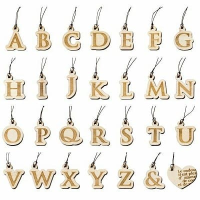 抱っこひも木製イニシャルチャーム 自分用の目印になる簡単取り付け