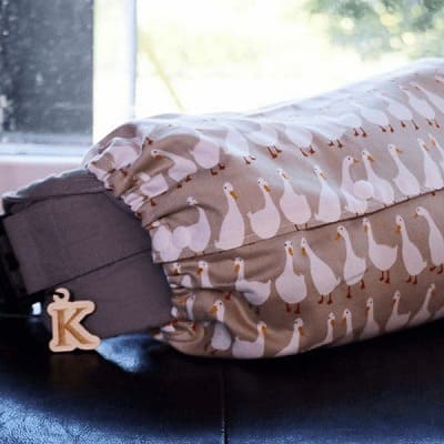 抱っこひも木製イニシャルチャーム 自分用の目印になる簡単取り付け