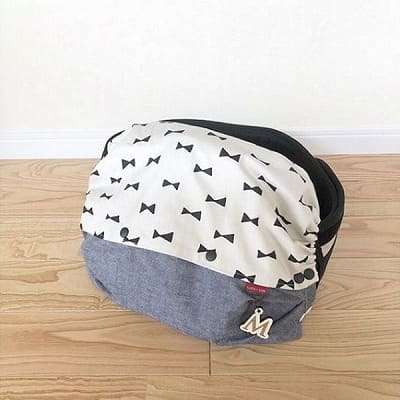 抱っこひも木製イニシャルチャーム 自分用の目印になる簡単取り付け