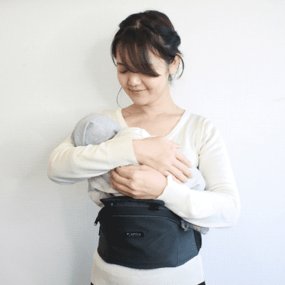 ミアミリー新生児の首すわり前の横抱き抱っこ補助