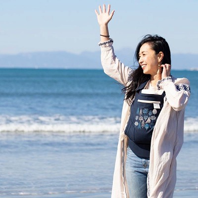 サンアンドビーチ(sun&beach)kigi(きじ)(OM-1)新生児から3歳頃まで使える!日本製のおしゃれで軽い抱っこ紐！日本人体型にフィット、落下防止（おんぶも簡単サポート）ベビー安全ベルト付。サンアンドビーチ正規取扱店ルカコストアで試着比較購入可